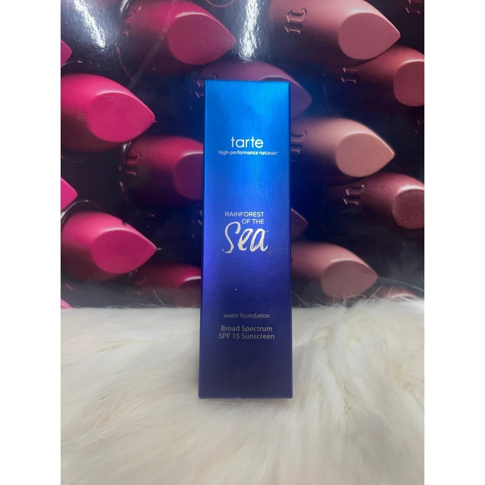 Tarte rainforest of the sea foundation light honey